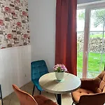 Forteca, Goscinne Nad Stawem 3* Dzierżoniów