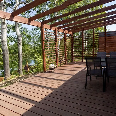 Forteca, Goscinne Nad Stawem Bed & Breakfast Dzierzoniow