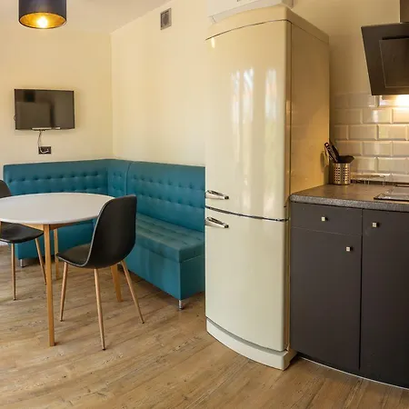 Forteca, Goscinne Nad Stawem 3*