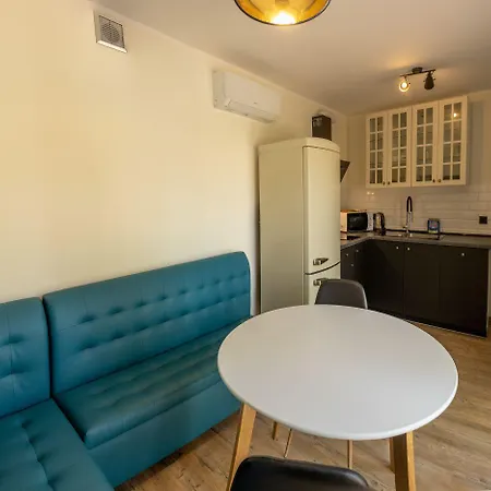 Forteca, Goscinne Nad Stawem Дзержонюв