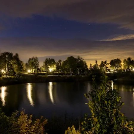 Forteca, Goscinne Nad Stawem 3*