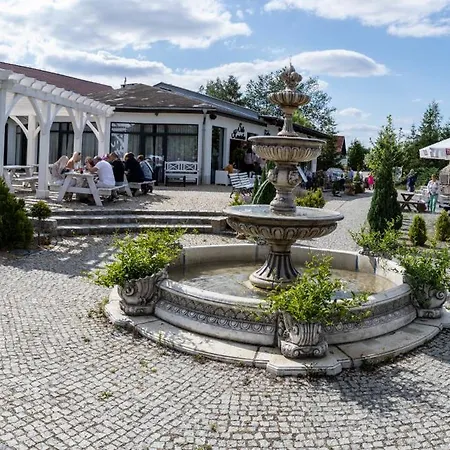 Forteca, Goscinne Nad Stawem 3*