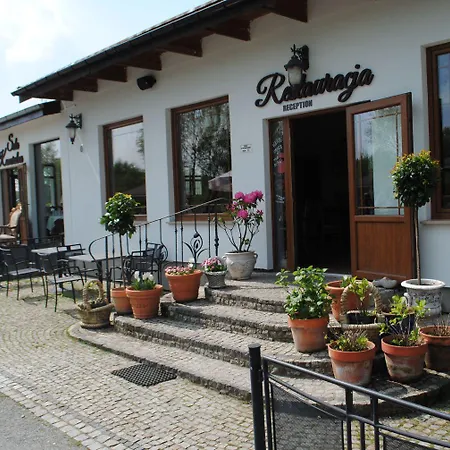 Forteca, Goscinne Nad Stawem Oda ve Kahvaltı