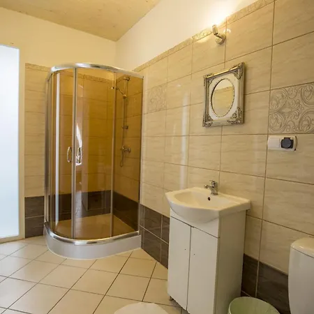 Forteca, Goscinne Nad Stawem 3* Dzierżoniów