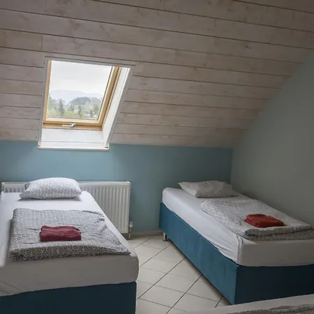 Forteca, Goscinne Nad Stawem Frühstückspension Dzierżoniów