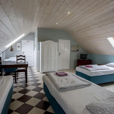 Forteca, Goscinne Nad Stawem Bed & Breakfast Dzierzoniow