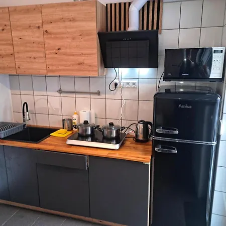 Forteca, Goscinne Nad Stawem 3*