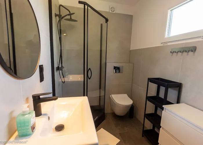 Forteca, Goscinne Nad Stawem 3* Dzierżoniów