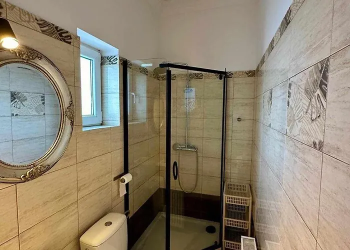 Forteca, Goscinne Nad Stawem Dzierżoniów