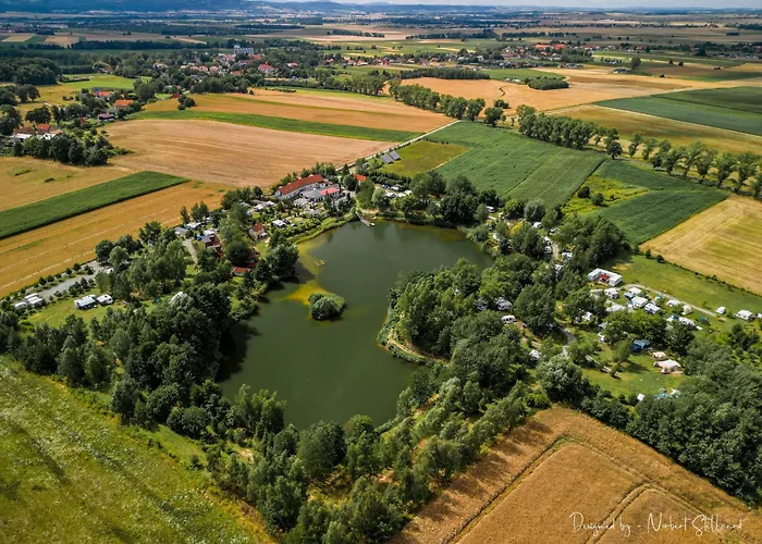 Forteca, Goscinne Nad Stawem 3* Dzierżoniów