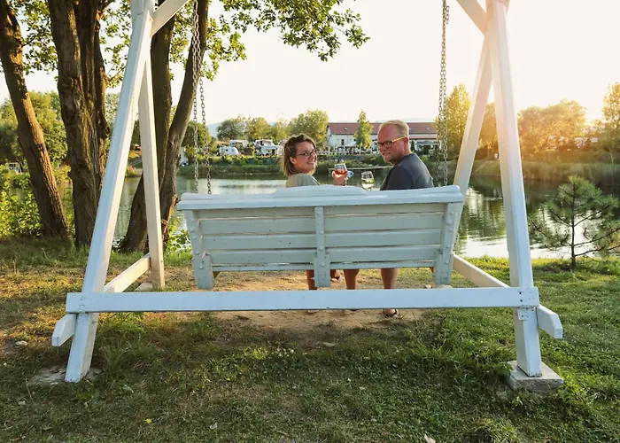 Forteca, Goscinne Nad Stawem Dzierżoniów