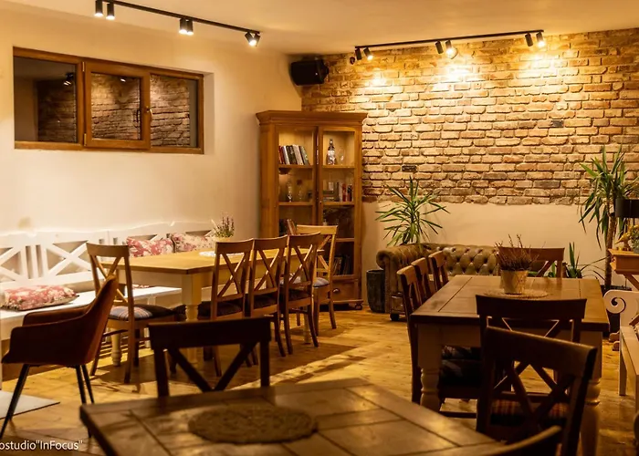 Forteca, Goscinne Nad Stawem Dzierżoniów