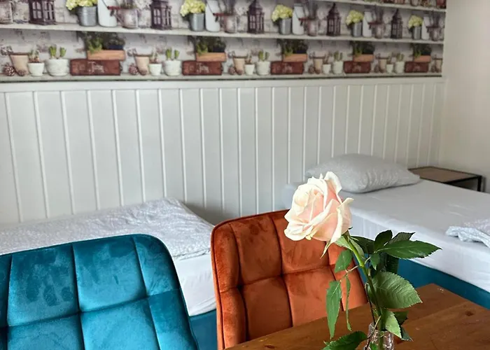 Forteca, Goscinne Nad Stawem Oda ve Kahvaltı Dzierżoniów