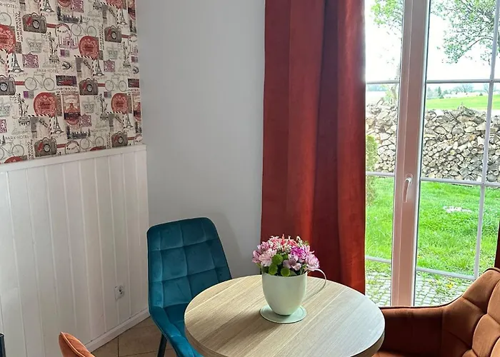 Forteca, Goscinne Nad Stawem 3* Dzierżoniów