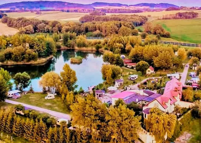 Forteca, Goscinne Nad Stawem Oda ve Kahvaltı 3*