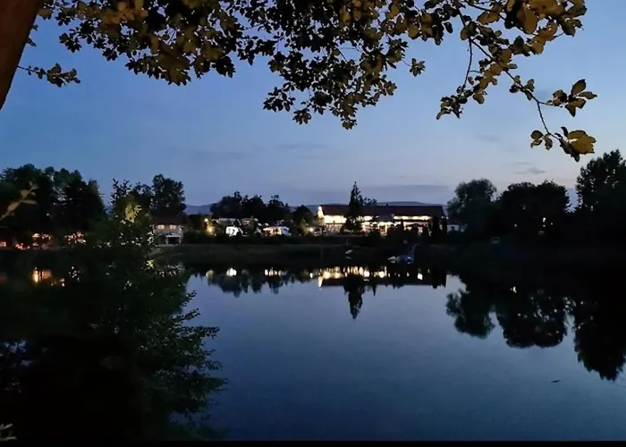 Forteca, Goscinne Nad Stawem Dzierżoniów